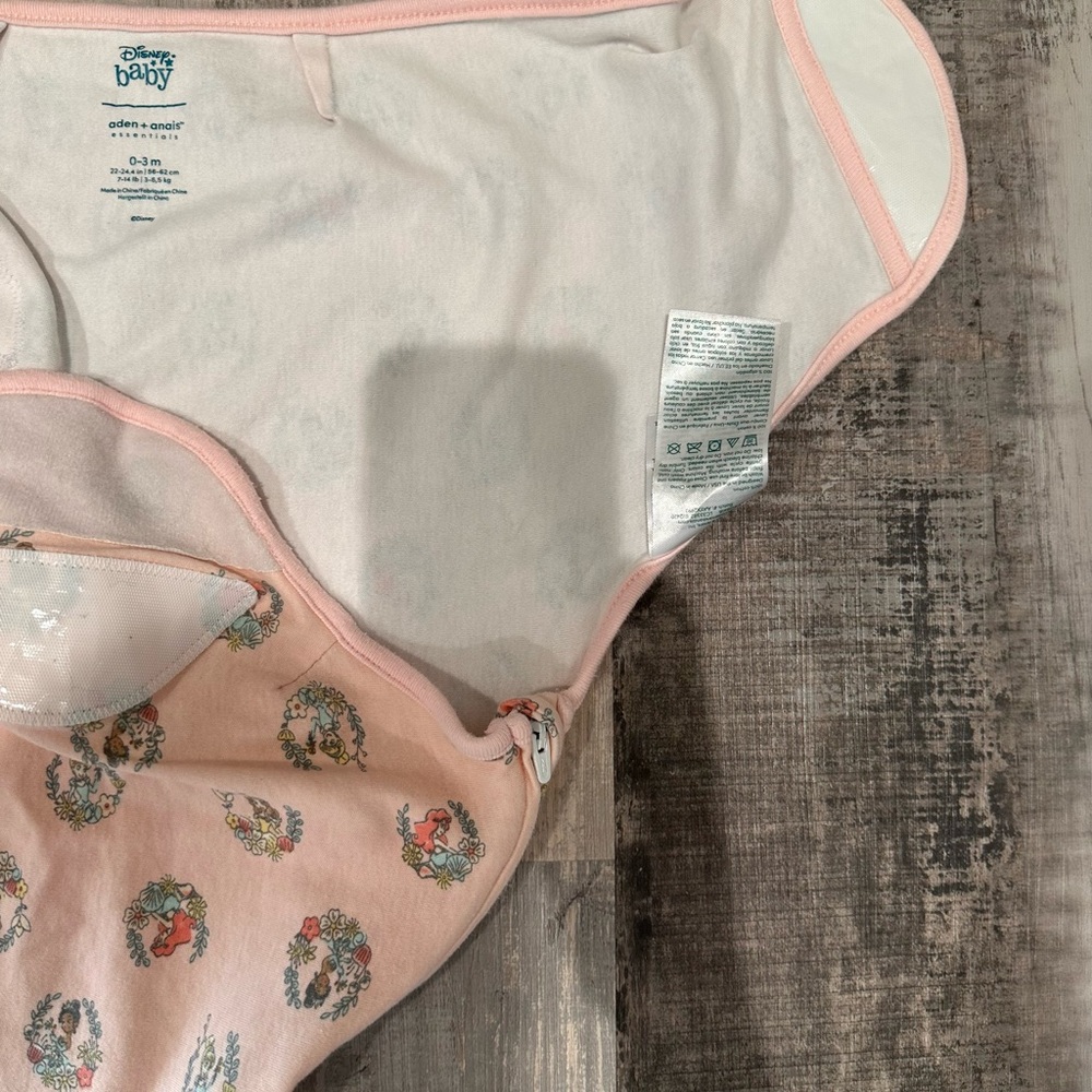 Aden and anais essentials Disney princess swaddle 0 to 3 month - Picture 3 of 9
